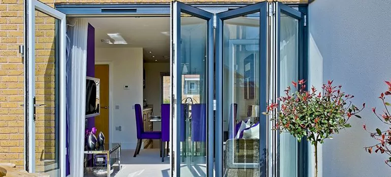 Commercial Door Glass Repair in Wesley Chapel, FL